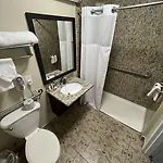 Travelodge By Wyndham Queens