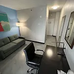 Travelodge By Wyndham Queens 3*