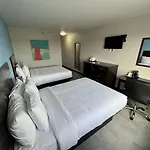 Hotel Travelodge By Wyndham Queens New York