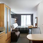 The Jewel Hotel, Hotel