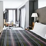 The Jewel Hotel, Hotel