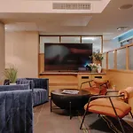 The Jewel Hotel, Hotel