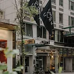 The Jewel Hotel, Hotel