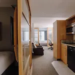The Jewel Hotel, Hotel