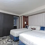 By Marriott Manhattan/central Park New York
