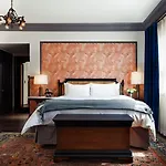 Hotel The High Line 4*
