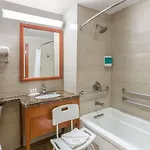Ramada By Wyndham Flushing Queens Hotel