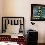 Hostel Ny Moore