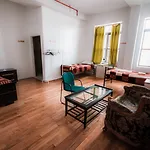 Hostel Ny Moore *