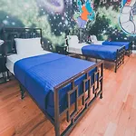 Hostel Ny Moore *