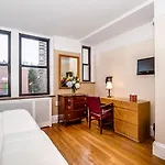 Leo House 3*