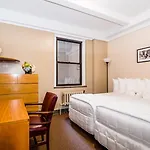 Leo House Hotel 3*