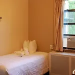 Hotel Leo House 3*