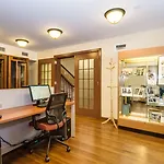 Leo House Hotel