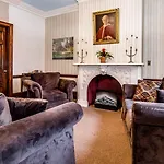 Leo House Hotel