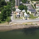 Harbor House Bed And Breakfast