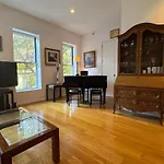 Large And Luxurious In Strivers Row