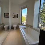 Apartment Large And Luxurious In Strivers Row *