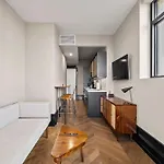 Holiday home Freeman Ii By Rove 1br With Shared Amenities *