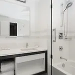 Courtyard By Marriott Long Island City/new York Manhattan View 3*