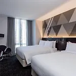 Courtyard By Marriott Long Island City/new York Manhattan View Hotel New York