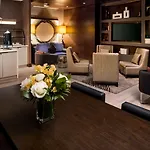 Hilton Brooklyn - Newly Renovated Hotel 4*