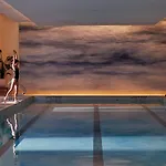 Four Seasons Downtown Hotel 5*
