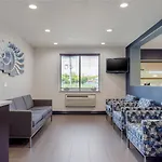 Avion Near Lga Airport. An Ascend Collection New York