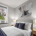 Contemporary Nyc Flat Walk Everywhere