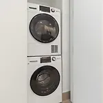 Brooklyn - Dumbo - 2-Bedroom, 2-Bath Apartment