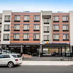 Hotel Comfort & Near Stadium 4*