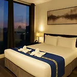 Nova Brooklyn Hotel 3*