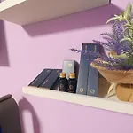 Lavender Style Room In Geusthouse