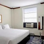 Night Hotel Broadway