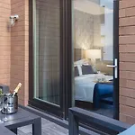 Artezen Hotel