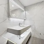 Ramada By Wyndham Flushing Queens Hotel