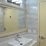 Lic Plaza Hotel 3*