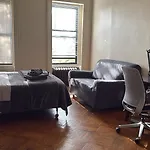 2 Guest house New York