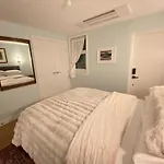 Cozy Garden Apt In Williamsburg Nyc Townhouse