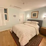 Cozy Garden Apt In Williamsburg Nyc Townhouse