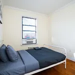 Modern Apartment By Central Park - 3 Br