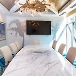 Margaritaville Times Square 4*