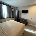 Royal Hotel Bronx