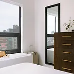 Hotel Court Square Long Island , Belvilla District 6 Formerly Sonder
