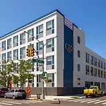 Glo Best Western Brooklyn Nyc