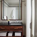 Nine Orchard Hotel 4*
