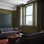 Nine Orchard Hotel 4*
