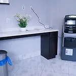 Hotel Mint Jfk Airport