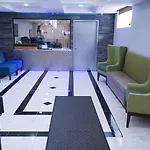 Hotel Mint Jfk Airport