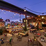 Hotel Moxy Nyc East Village 3*